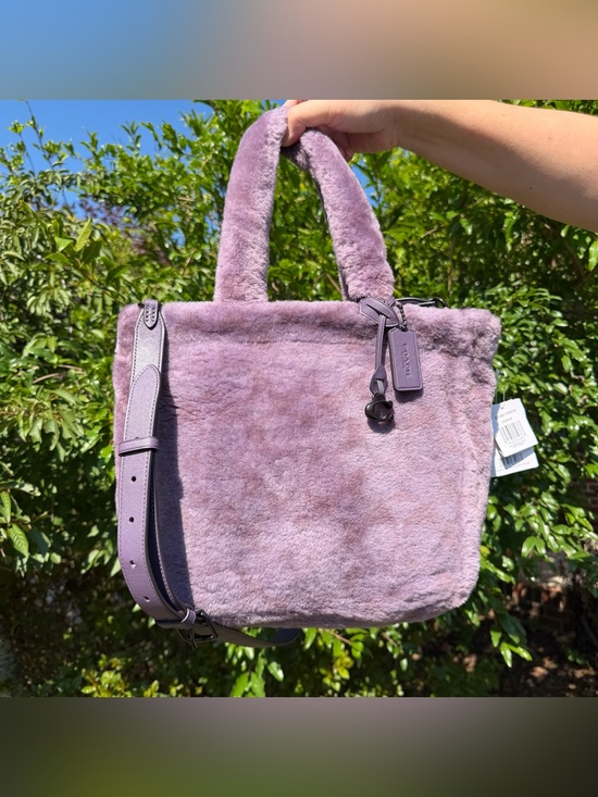 Coach Handbags - NWT Coach Tote 28 In Signature Shearling CC442